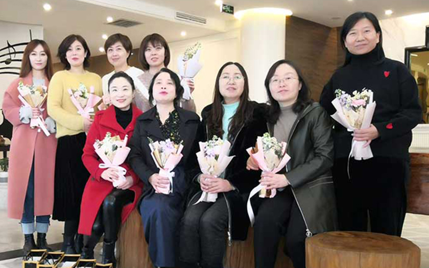 集团开展“三八”妇女节走访慰问活动